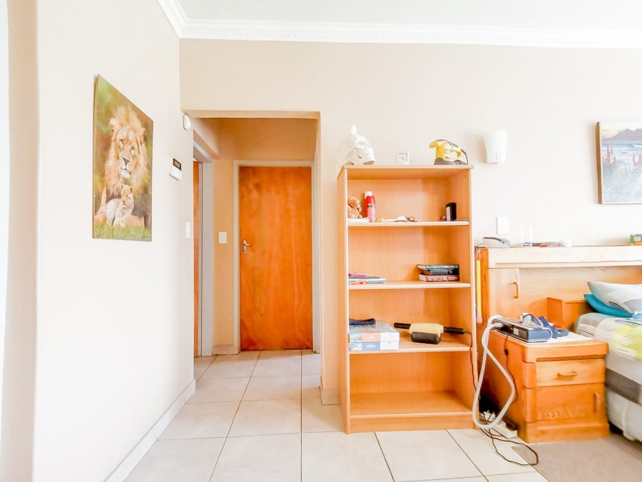 7 Bedroom Property for Sale in Parklands Western Cape